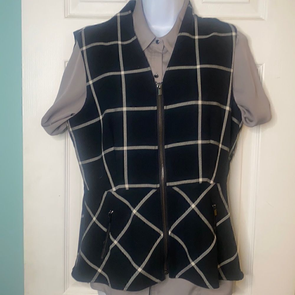 Le Chateau Shaped Vest 